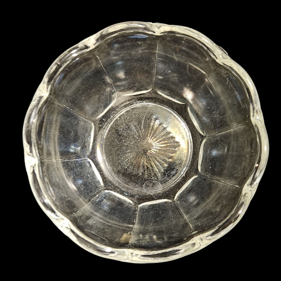 Set of 4 Vintage Clear Pressed Glass Dessert Bowl Scalloped Starburst Base 4.25" - Picture 2 of 5